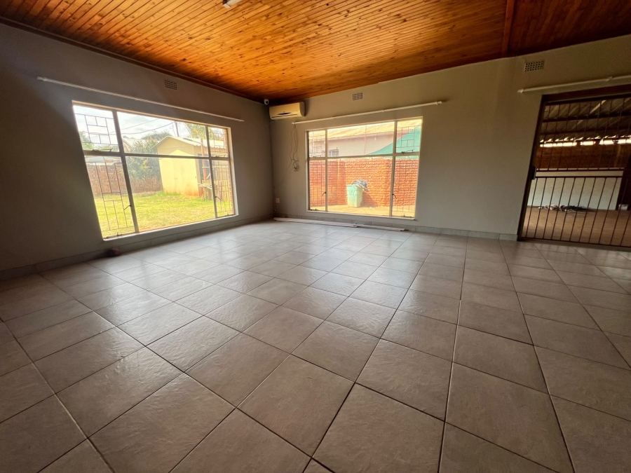 To Let 5 Bedroom Property for Rent in Impala Park Limpopo