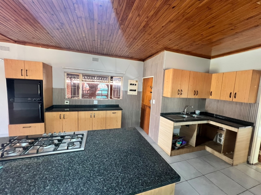 To Let 5 Bedroom Property for Rent in Impala Park Limpopo