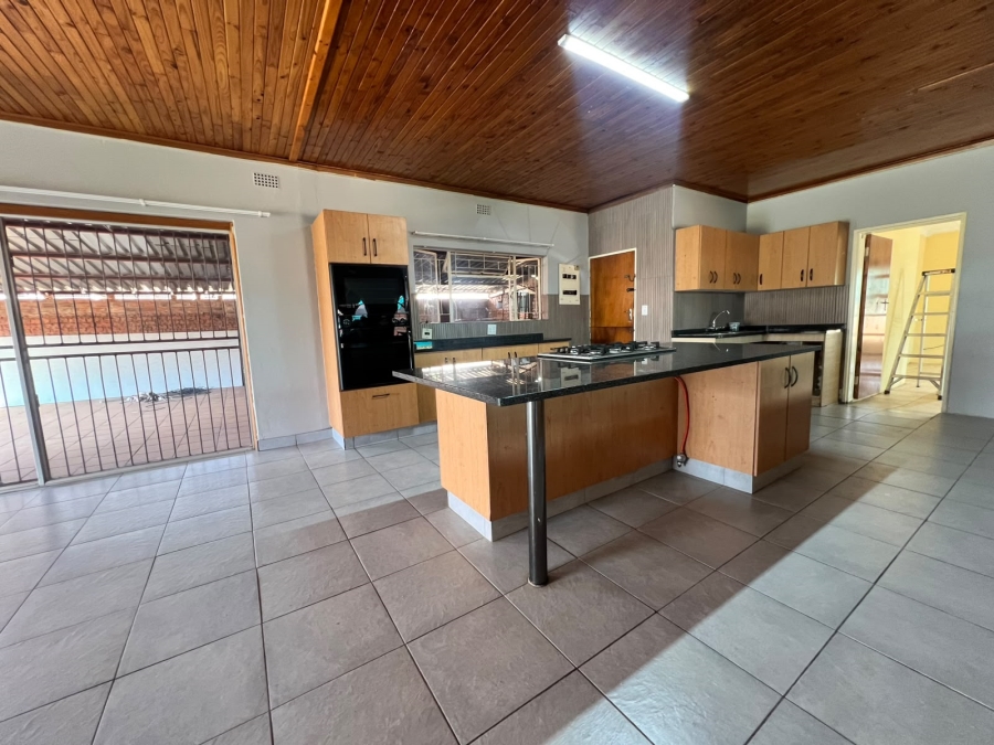 To Let 5 Bedroom Property for Rent in Impala Park Limpopo
