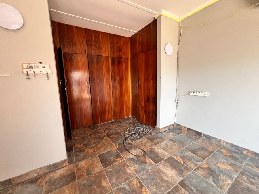 To Let 5 Bedroom Property for Rent in Impala Park Limpopo