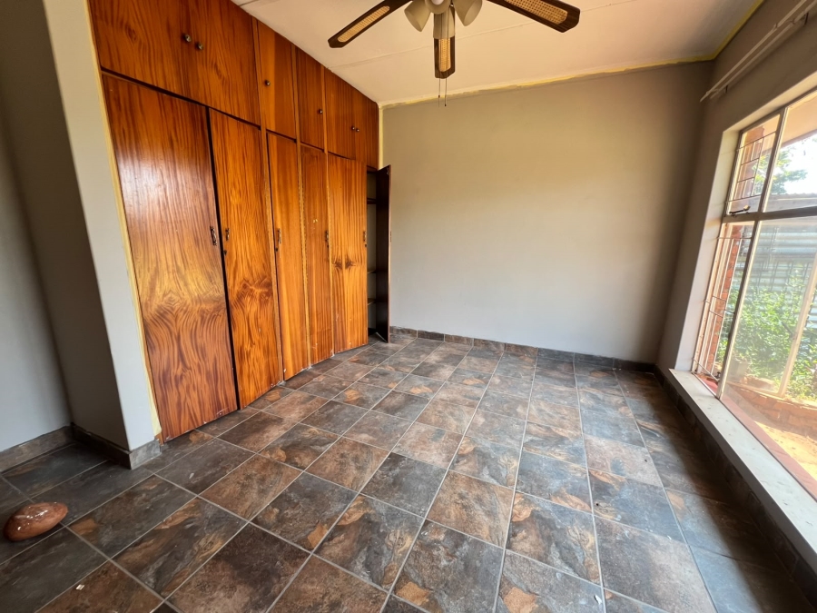 To Let 5 Bedroom Property for Rent in Impala Park Limpopo