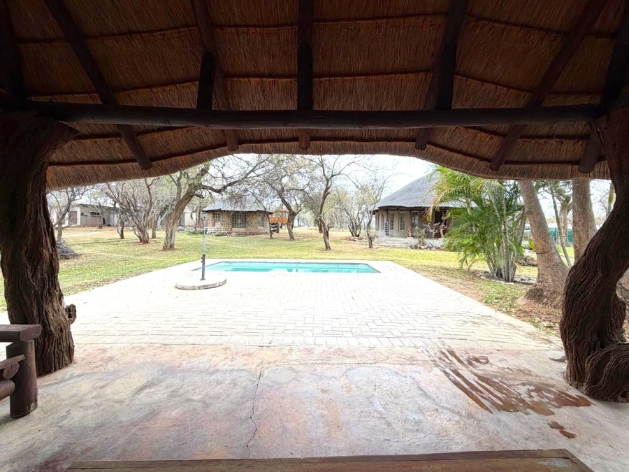6 Bedroom Property for Sale in Ndlovumzi Limpopo