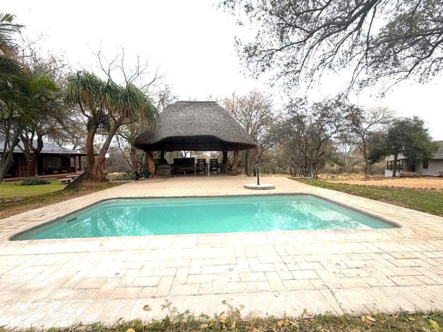 6 Bedroom Property for Sale in Ndlovumzi Limpopo