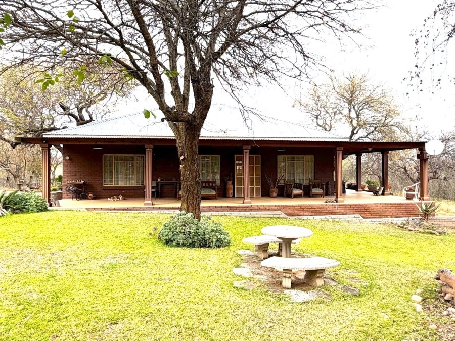 6 Bedroom Property for Sale in Ndlovumzi Limpopo