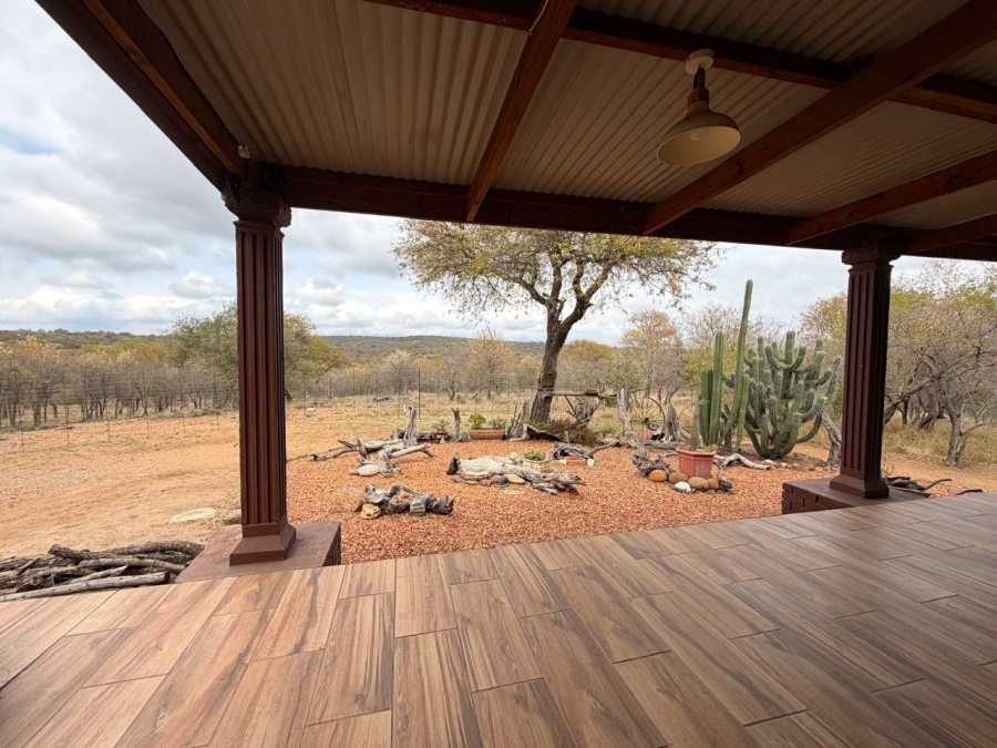 6 Bedroom Property for Sale in Ndlovumzi Limpopo