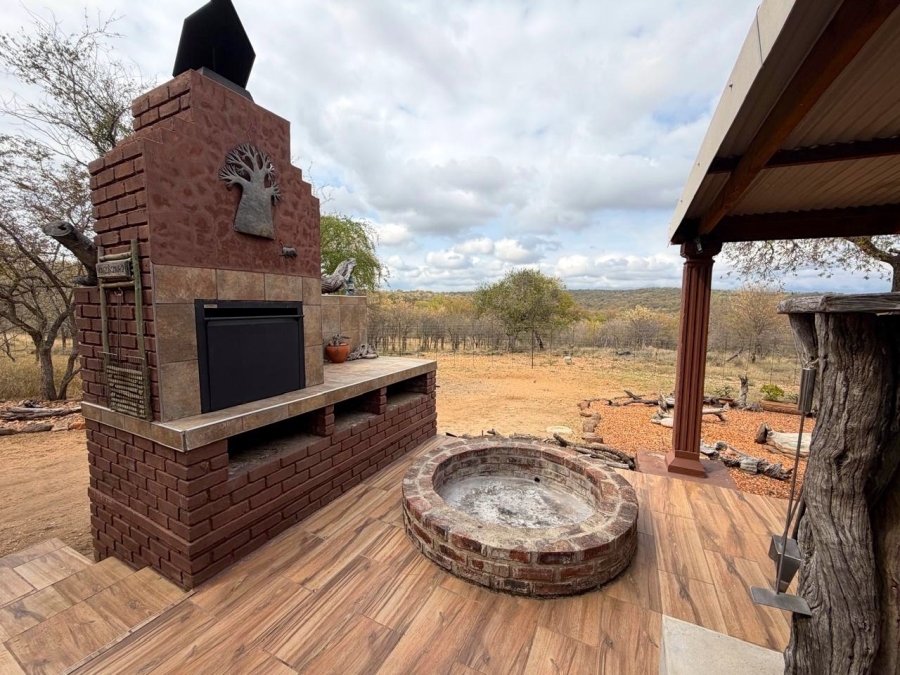 6 Bedroom Property for Sale in Ndlovumzi Limpopo