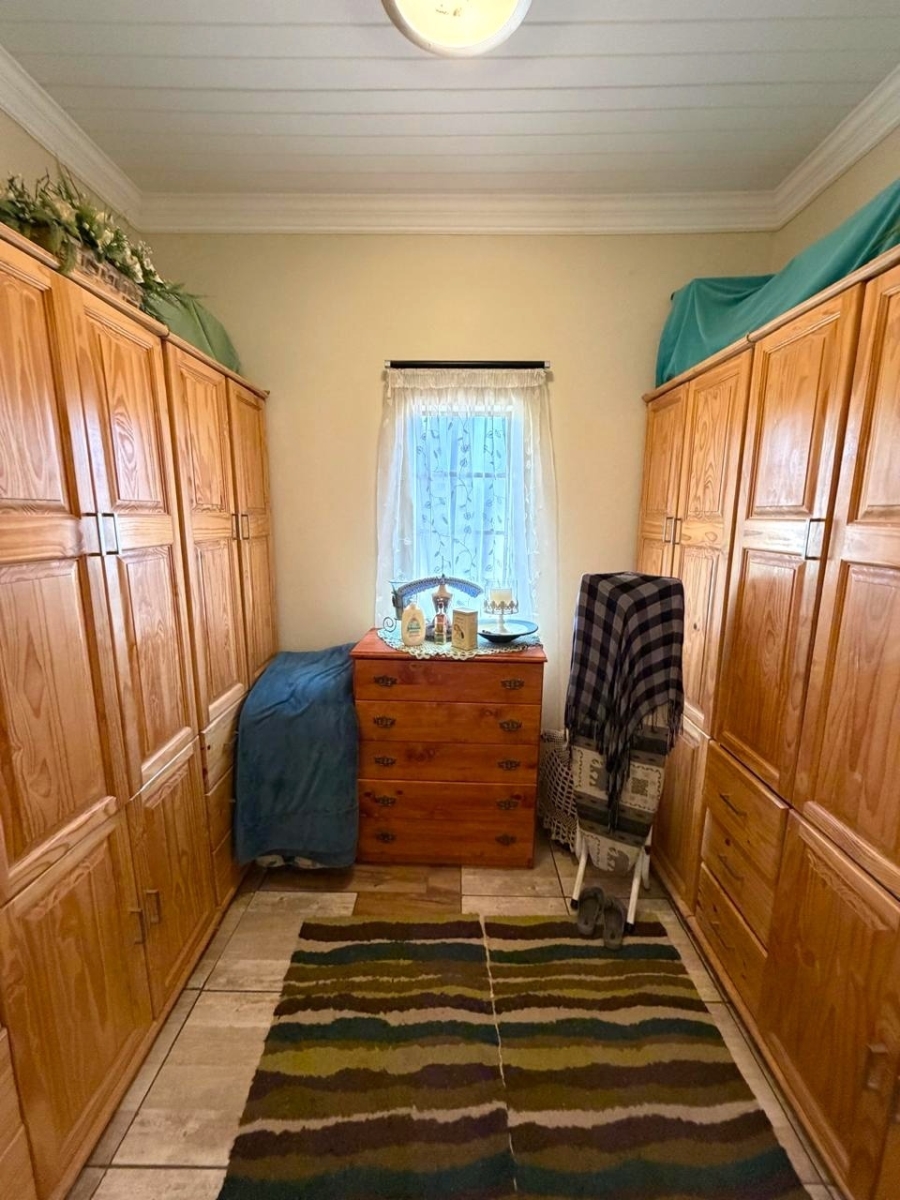 6 Bedroom Property for Sale in Ndlovumzi Limpopo