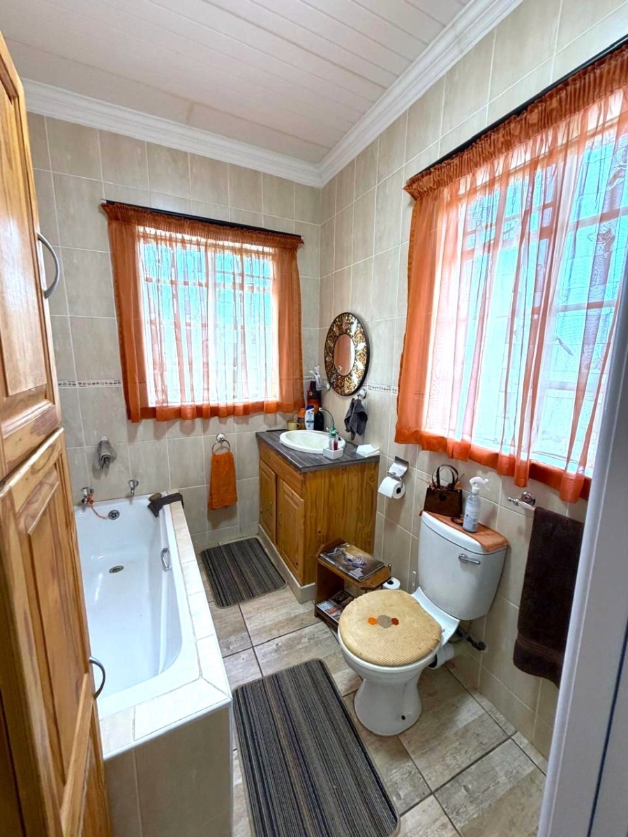 6 Bedroom Property for Sale in Ndlovumzi Limpopo