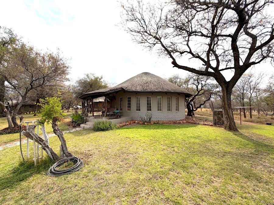 6 Bedroom Property for Sale in Ndlovumzi Limpopo