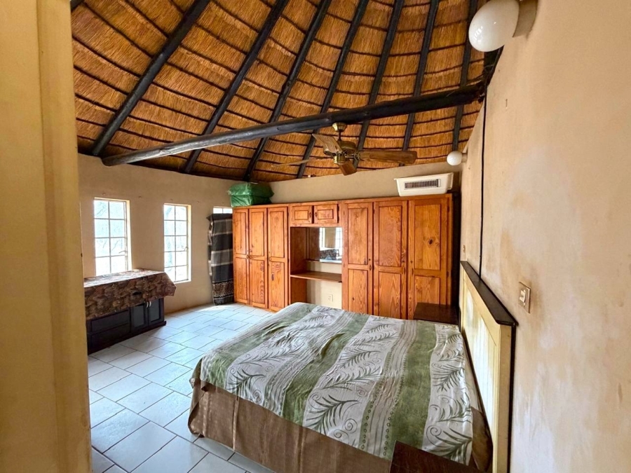 6 Bedroom Property for Sale in Ndlovumzi Limpopo