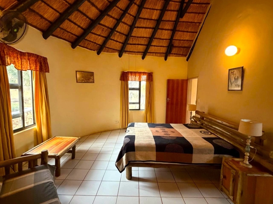 6 Bedroom Property for Sale in Ndlovumzi Limpopo