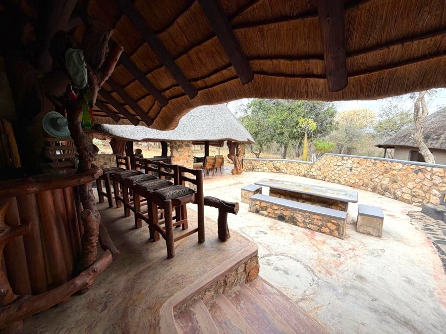6 Bedroom Property for Sale in Ndlovumzi Limpopo