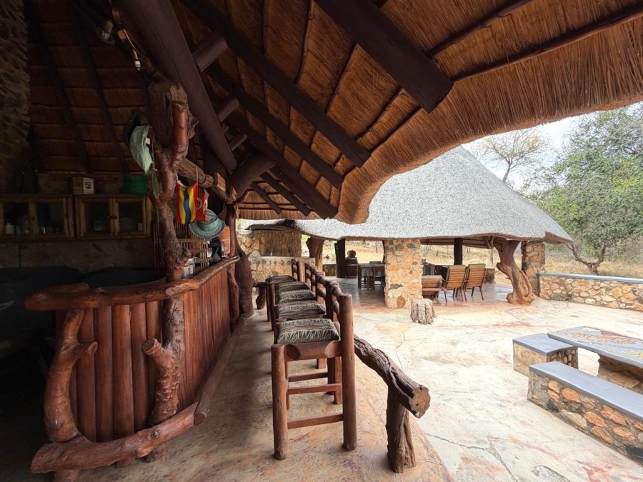 6 Bedroom Property for Sale in Ndlovumzi Limpopo
