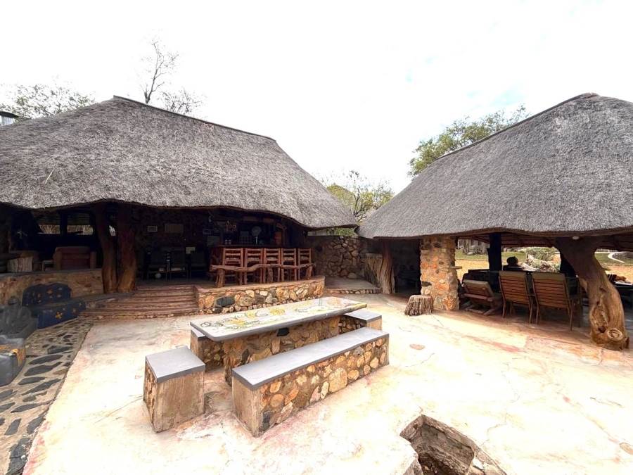 6 Bedroom Property for Sale in Ndlovumzi Limpopo
