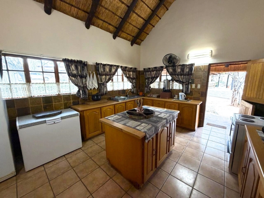 6 Bedroom Property for Sale in Ndlovumzi Limpopo