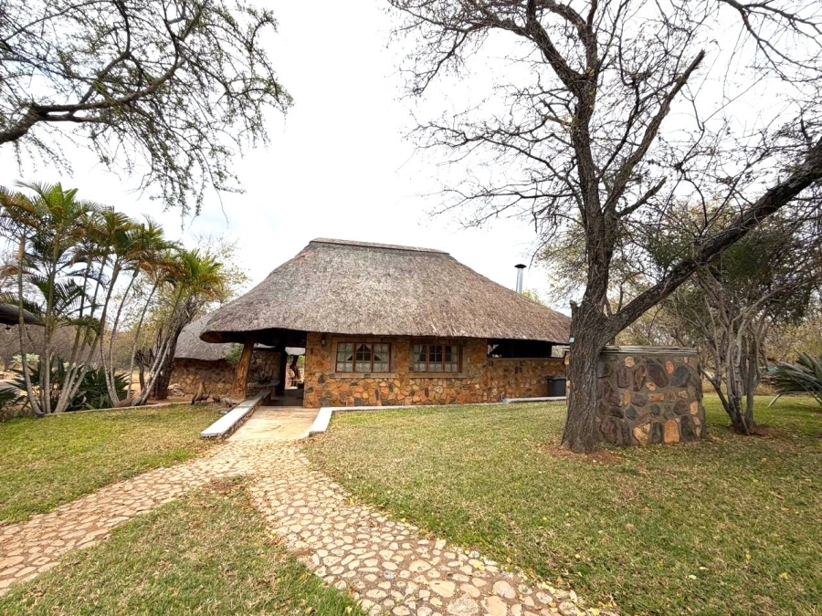 6 Bedroom Property for Sale in Ndlovumzi Limpopo