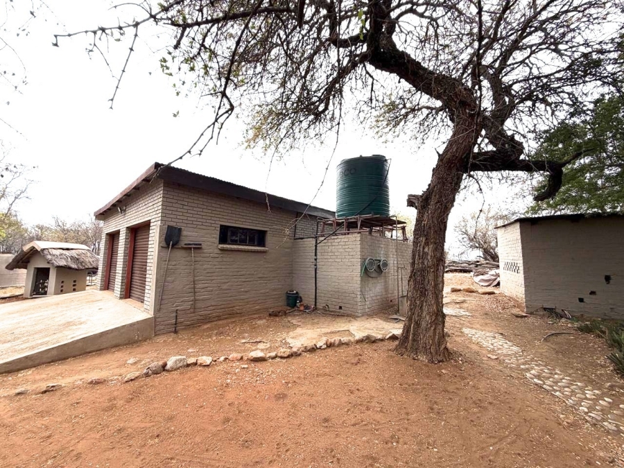 6 Bedroom Property for Sale in Ndlovumzi Limpopo