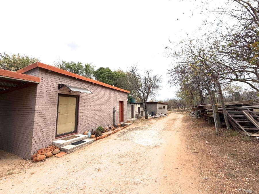 6 Bedroom Property for Sale in Ndlovumzi Limpopo