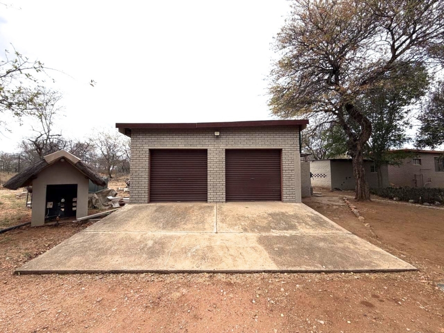 6 Bedroom Property for Sale in Ndlovumzi Limpopo