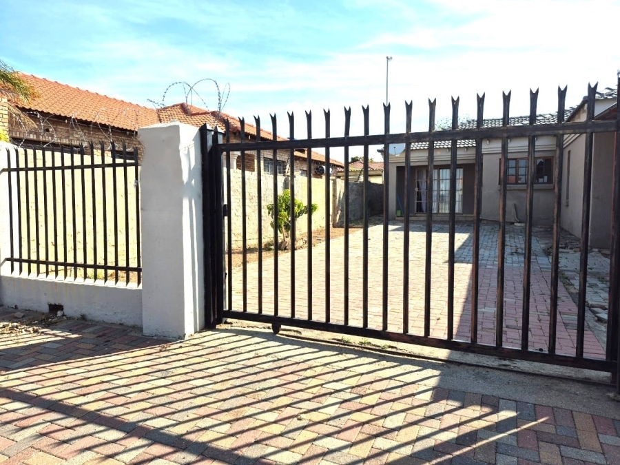 4 Bedroom Property for Sale in Ivydale Limpopo