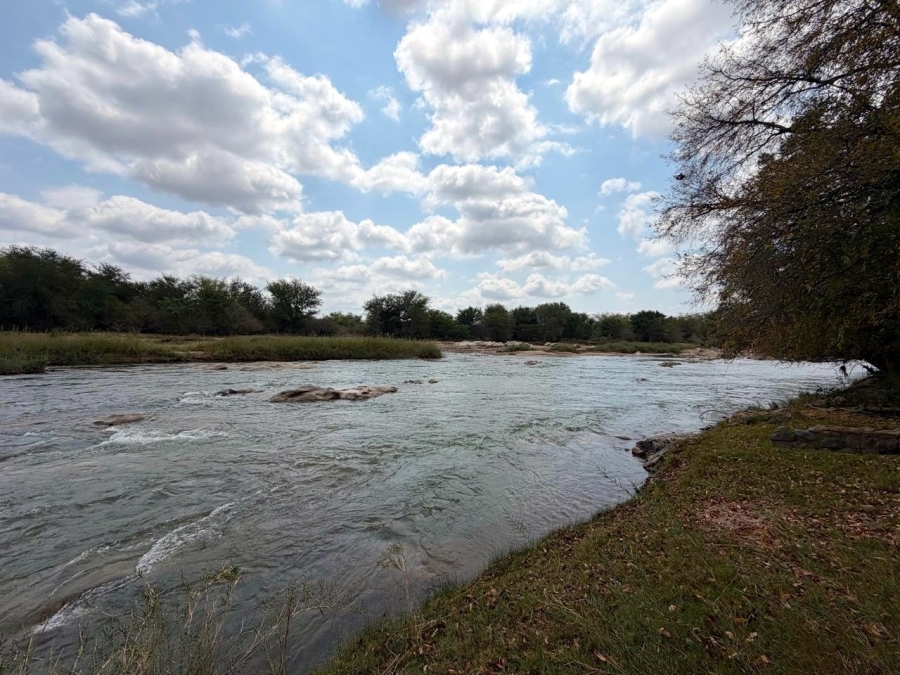Commercial Property for Sale in Ndlovumzi Limpopo