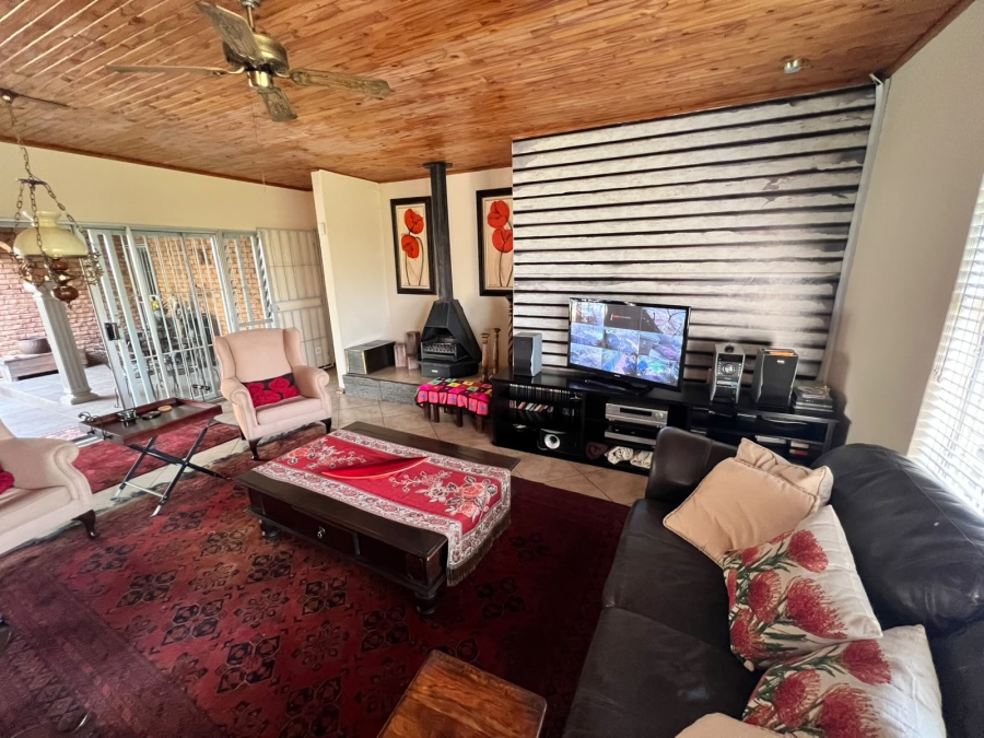 To Let 4 Bedroom Property for Rent in Chroompark Limpopo