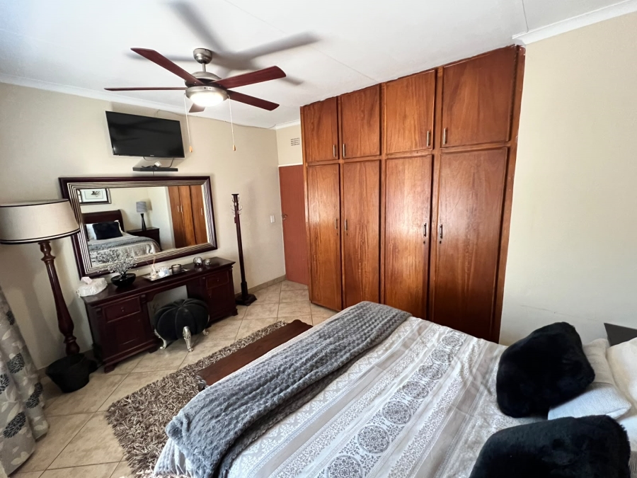 To Let 4 Bedroom Property for Rent in Chroompark Limpopo