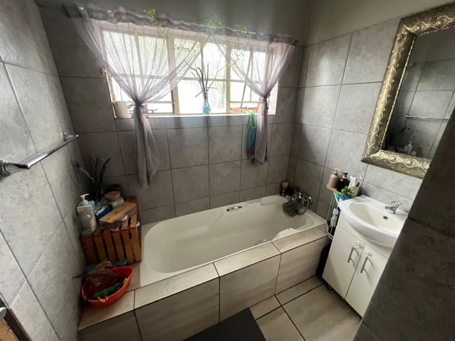 To Let 3 Bedroom Property for Rent in Chroompark Limpopo