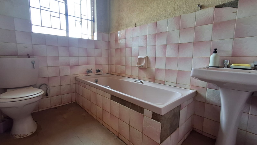 3 Bedroom Property for Sale in Lenyenye Limpopo