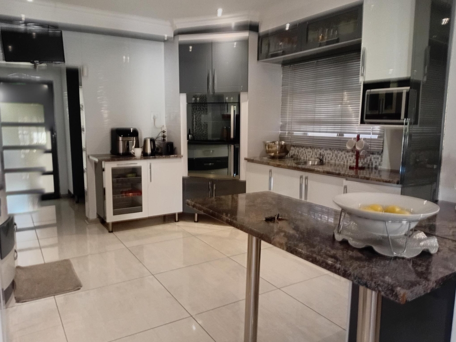 To Let 2 Bedroom Property for Rent in Chroompark Limpopo