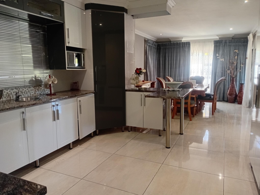 To Let 2 Bedroom Property for Rent in Chroompark Limpopo