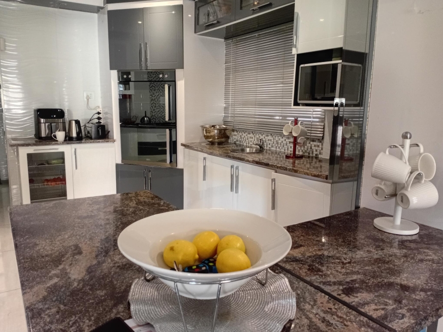 To Let 2 Bedroom Property for Rent in Chroompark Limpopo