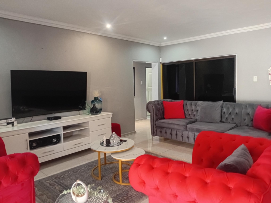 To Let 2 Bedroom Property for Rent in Chroompark Limpopo