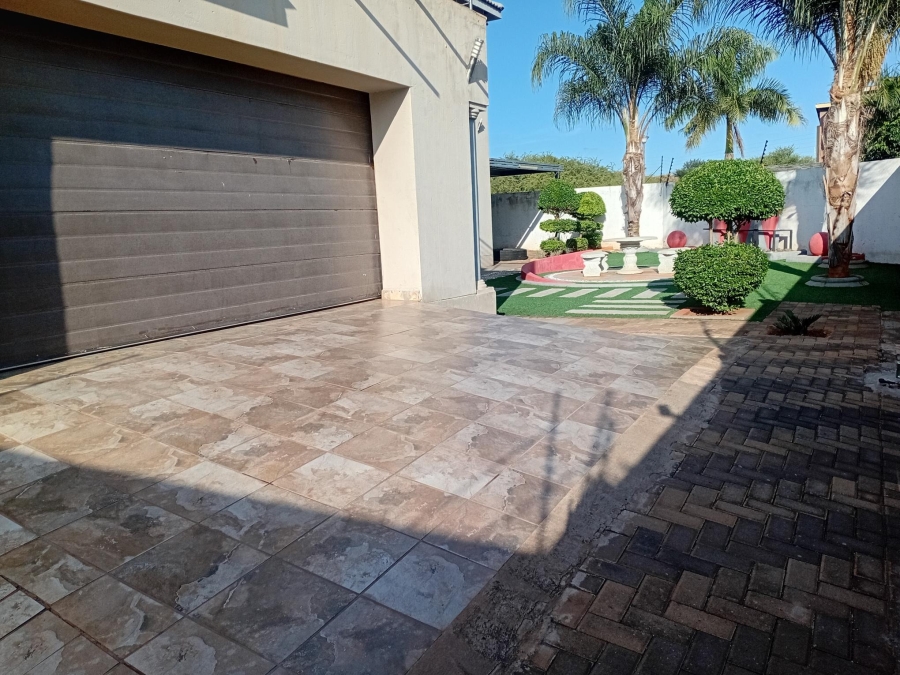 To Let 2 Bedroom Property for Rent in Chroompark Limpopo