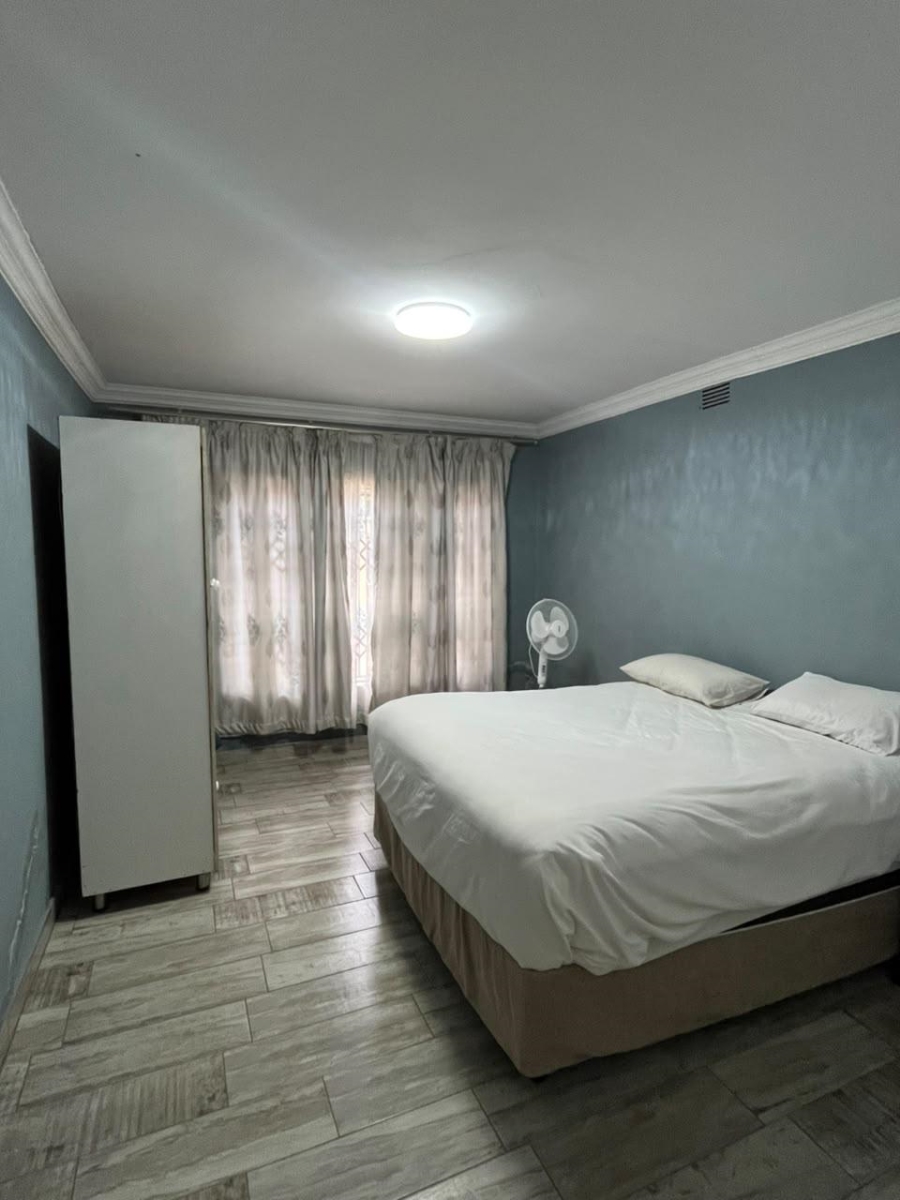 5 Bedroom Property for Sale in Shayandima Limpopo