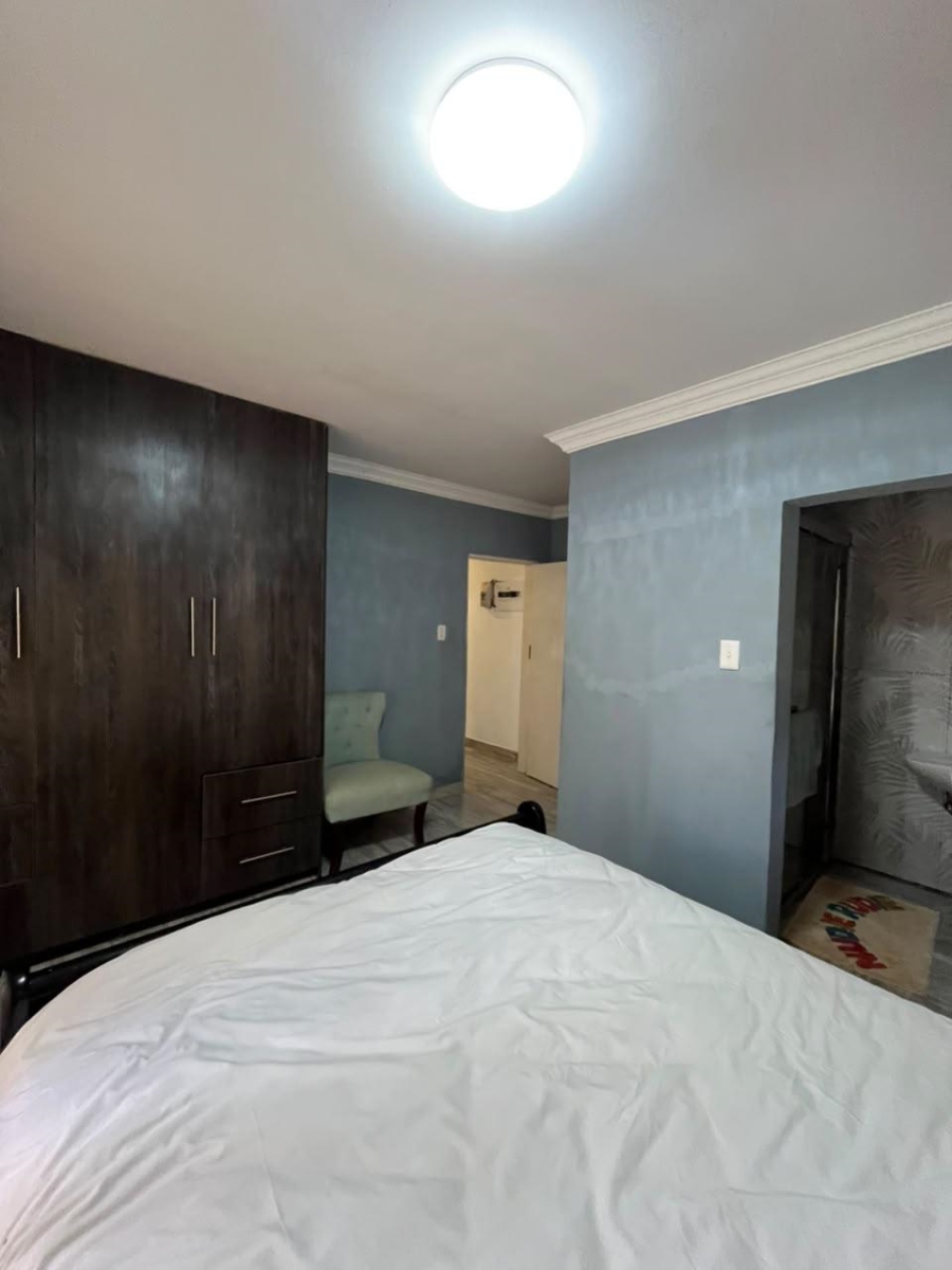 5 Bedroom Property for Sale in Shayandima Limpopo