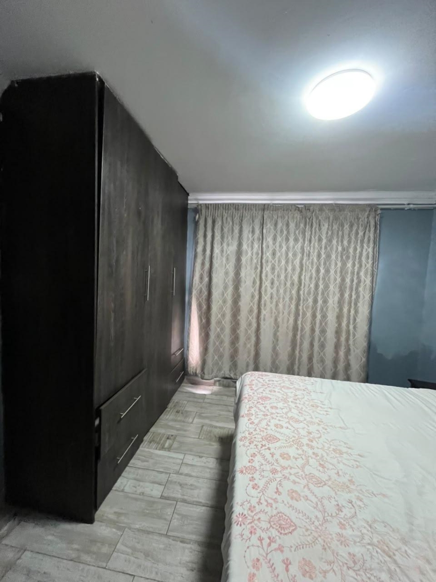 5 Bedroom Property for Sale in Shayandima Limpopo