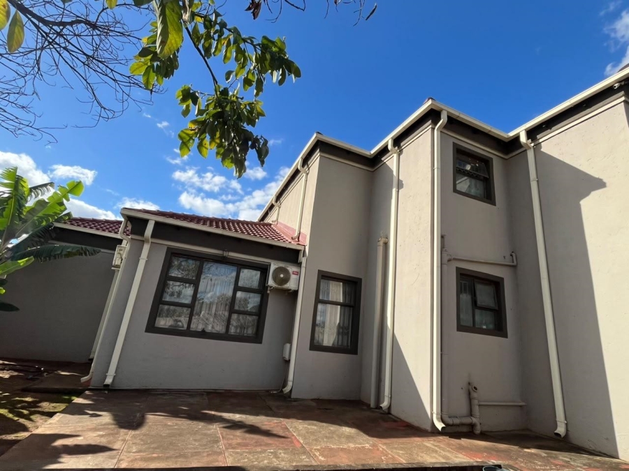 6 Bedroom Property for Sale in Tshisahulu Limpopo