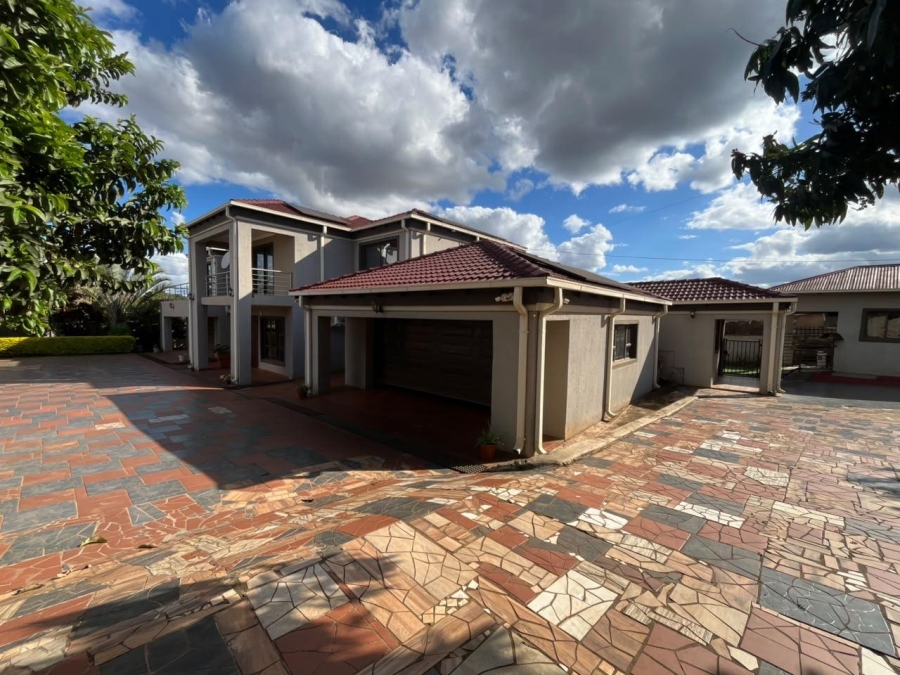 6 Bedroom Property for Sale in Tshisahulu Limpopo