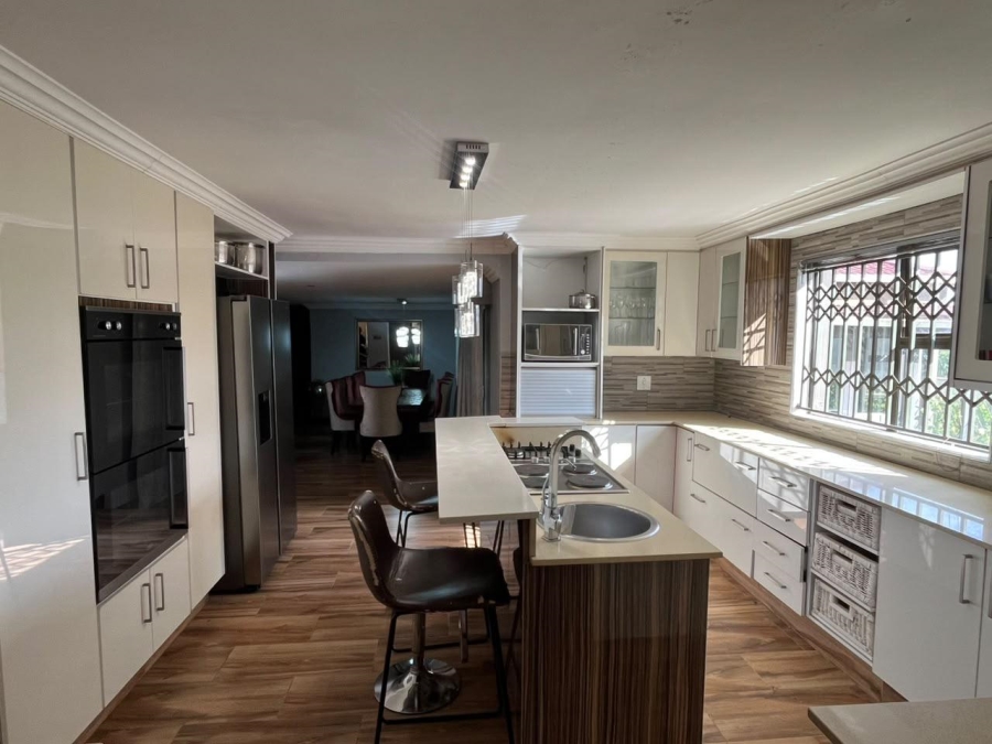 6 Bedroom Property for Sale in Tshisahulu Limpopo