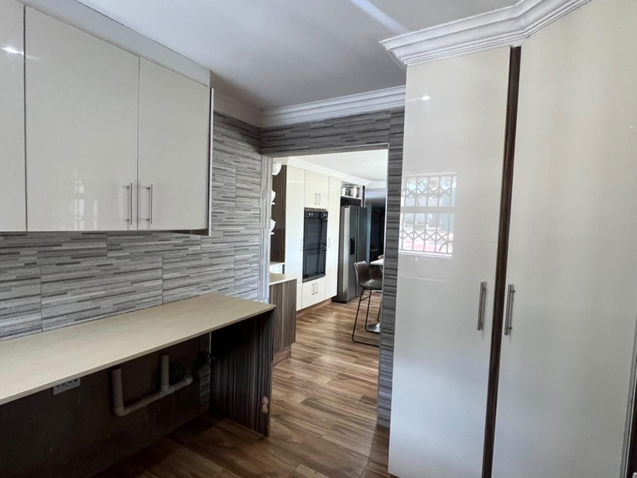 6 Bedroom Property for Sale in Tshisahulu Limpopo