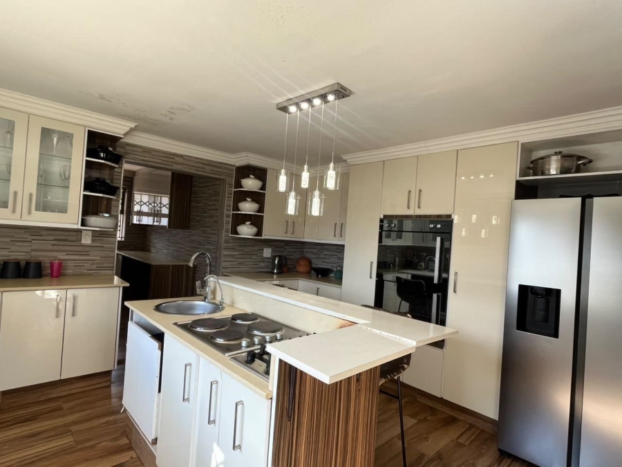 6 Bedroom Property for Sale in Tshisahulu Limpopo