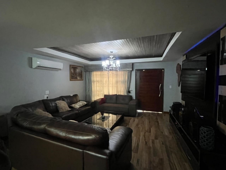 6 Bedroom Property for Sale in Tshisahulu Limpopo
