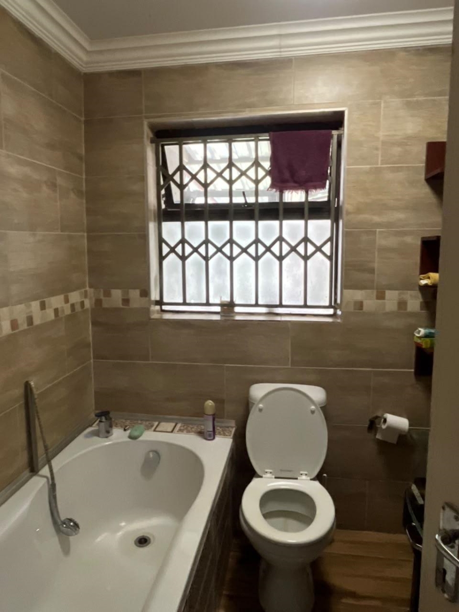 6 Bedroom Property for Sale in Tshisahulu Limpopo