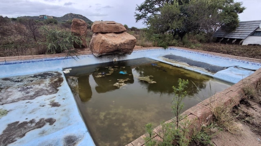 7 Bedroom Property for Sale in Roodepoort AH Limpopo