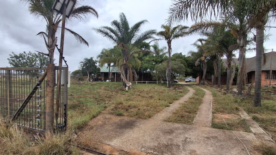 7 Bedroom Property for Sale in Roodepoort AH Limpopo