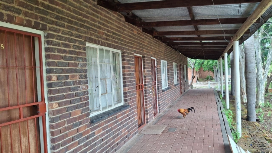 7 Bedroom Property for Sale in Roodepoort AH Limpopo