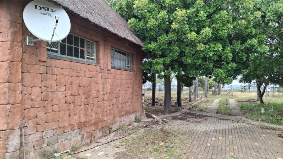 7 Bedroom Property for Sale in Roodepoort AH Limpopo