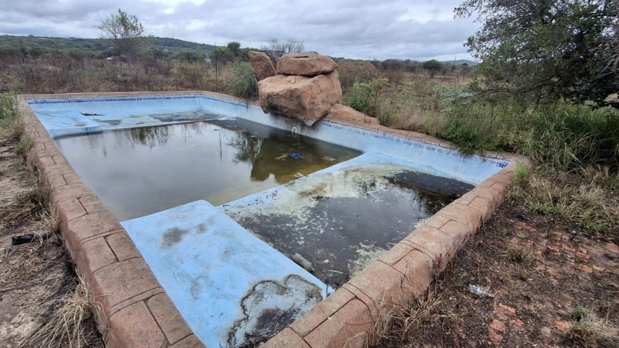 7 Bedroom Property for Sale in Roodepoort AH Limpopo