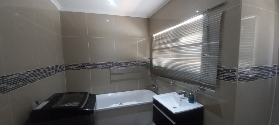 3 Bedroom Property for Sale in Rethabile Gardens Limpopo